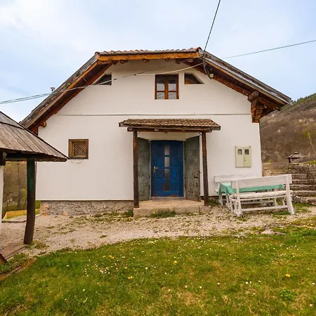 Gastro Ranc Stara Avlija דירה